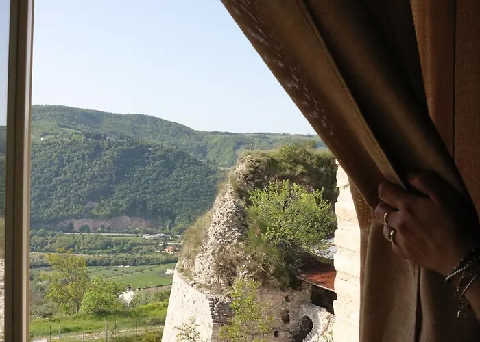 Πανδοχείο La Rocca Residenza D'epoca *